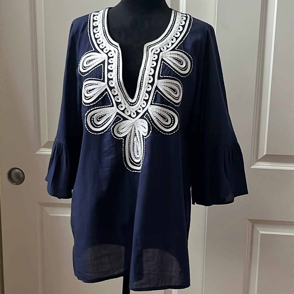 Lilly Pulitzer Size S Navy Blue and White Shirt